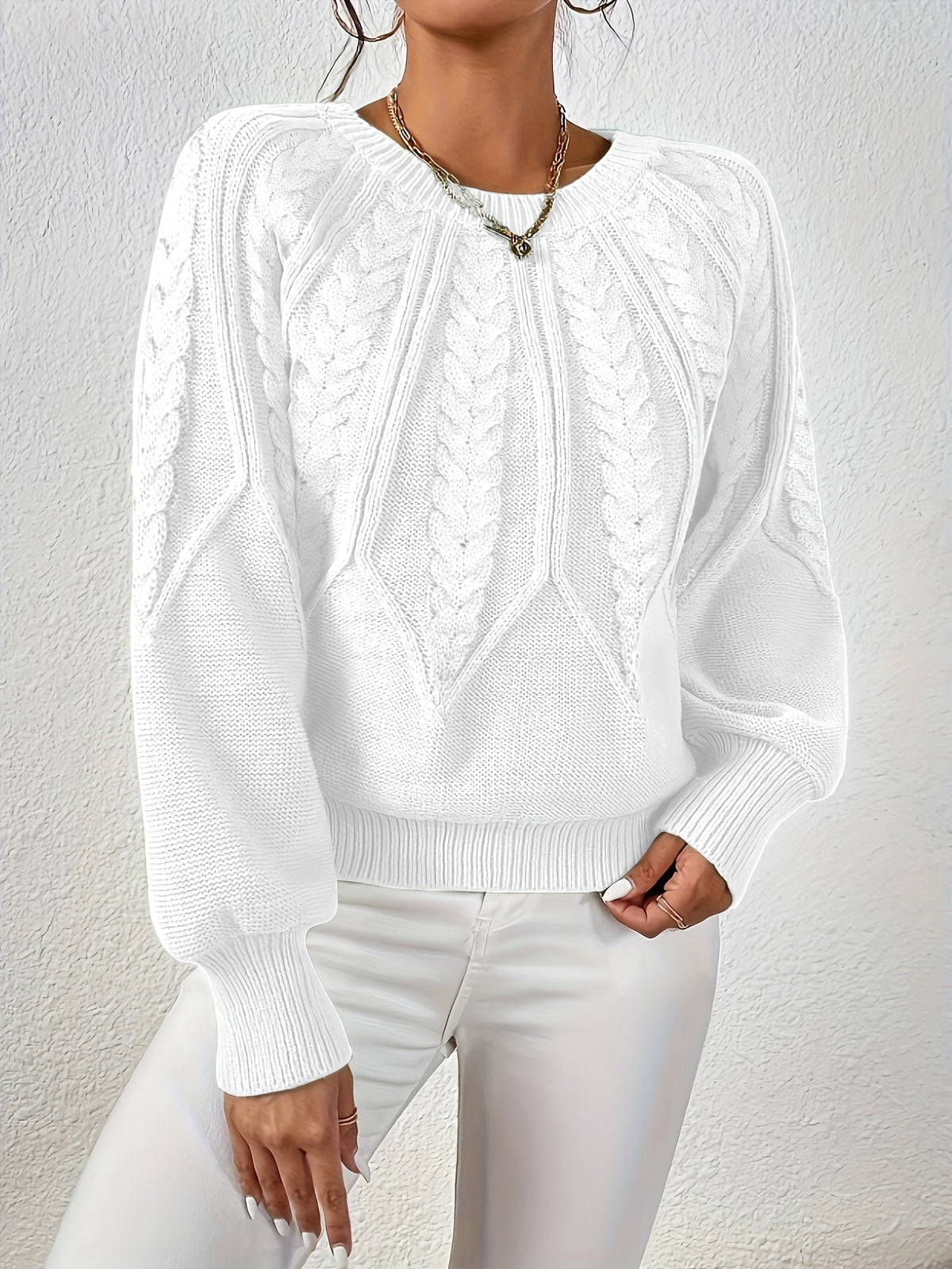 Women's Relaxed Cable-Knit Sweater with Raglan Sleeves and Ribbed Hem