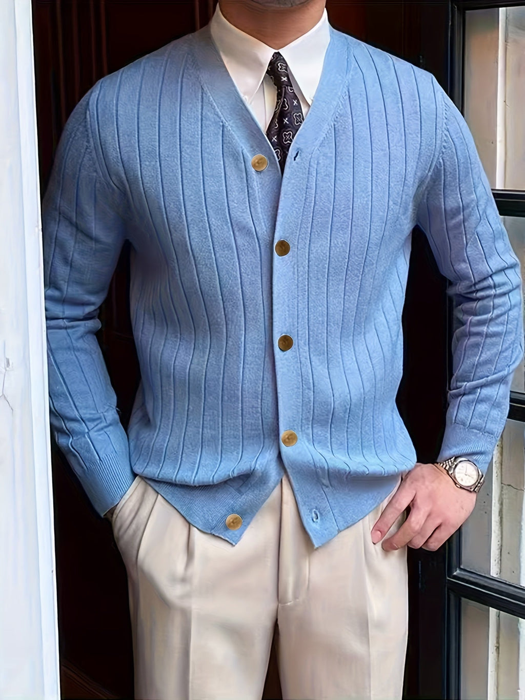 Men's Relaxed Button-Up Cardigan Sweater for Cool Mornings