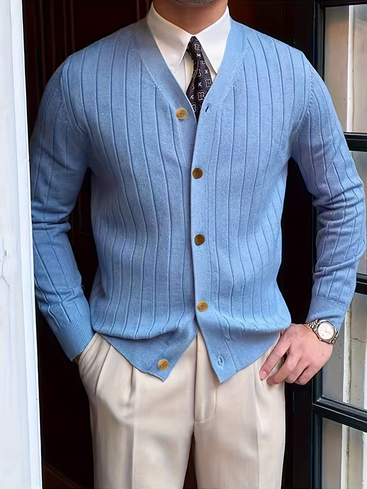 Men's Relaxed Button-Up Cardigan Sweater for Cool Mornings