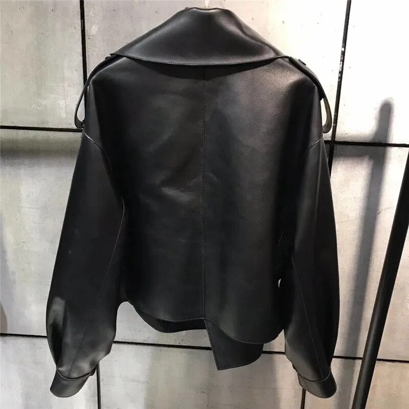 Women's Retro-Inspired Cropped Jacket with Oversized Lapel Collar