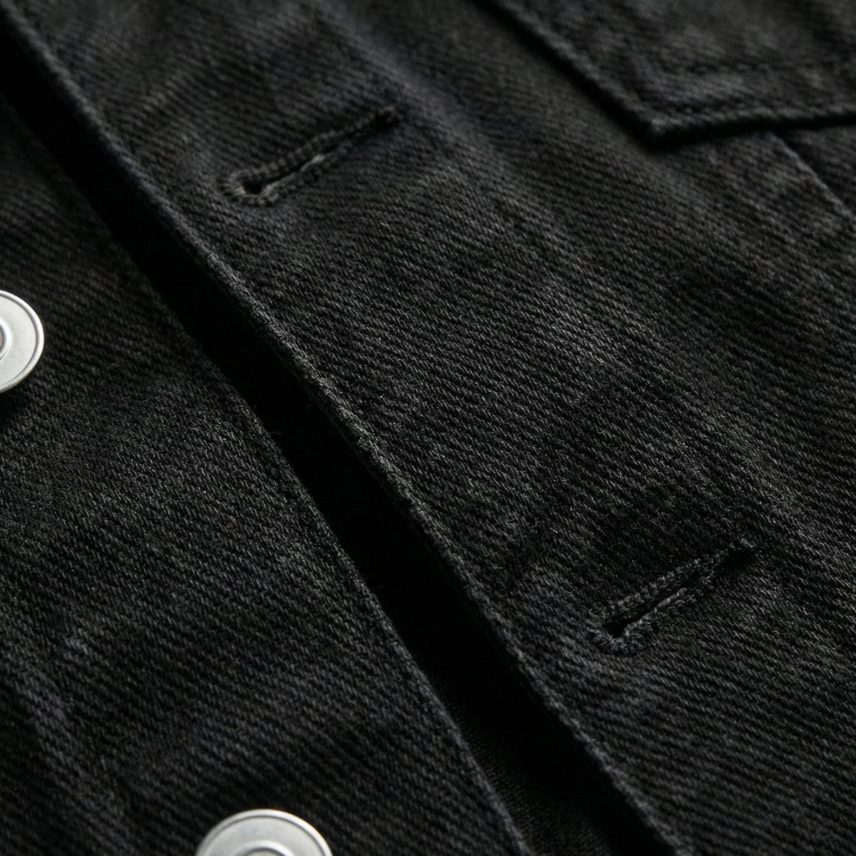 Women's Cropped Denim Jacket with Metal Buttons and Chest Pockets