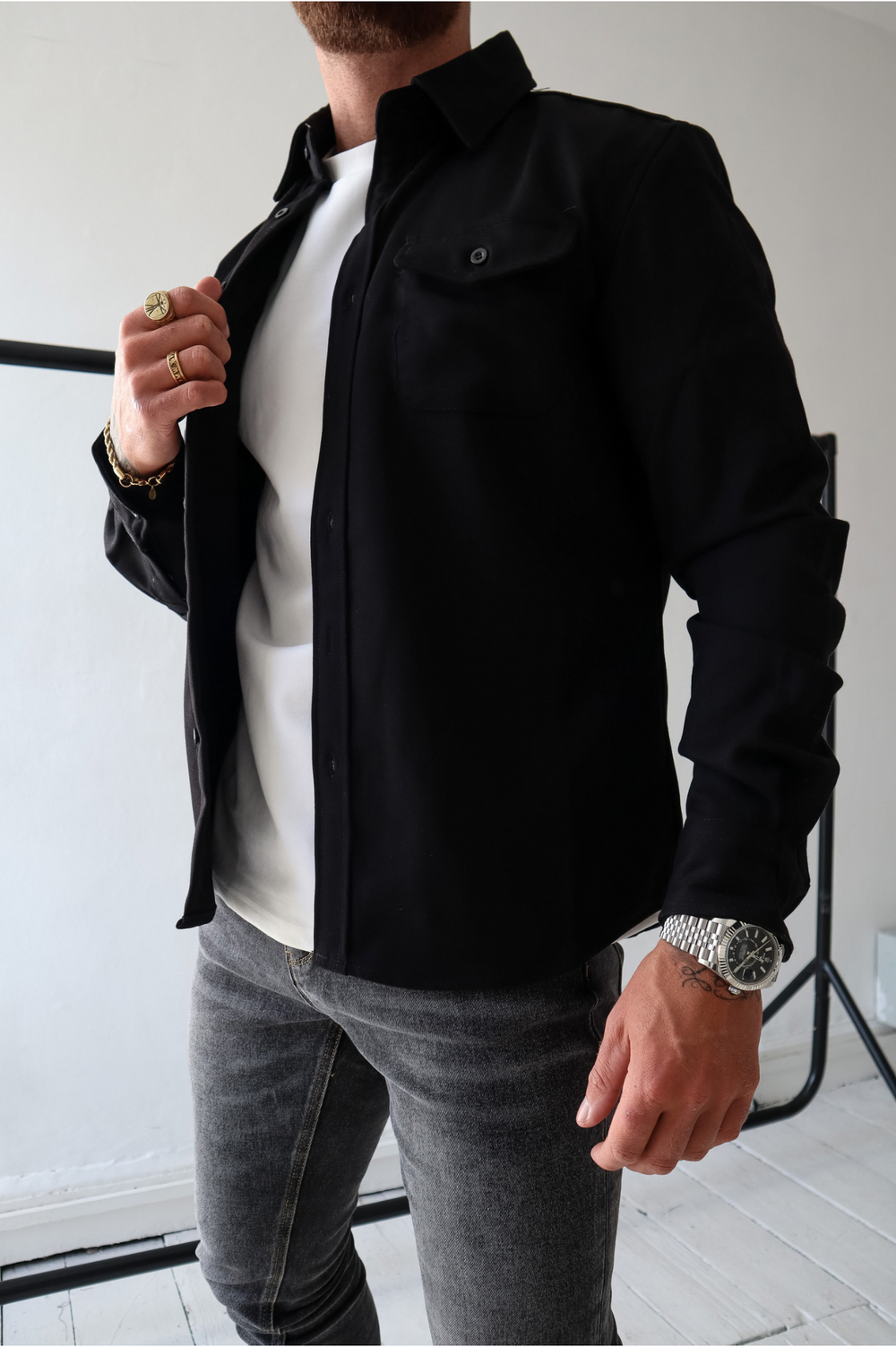 Men's Utility Button-Up Shacket in a Regular Fit - Black