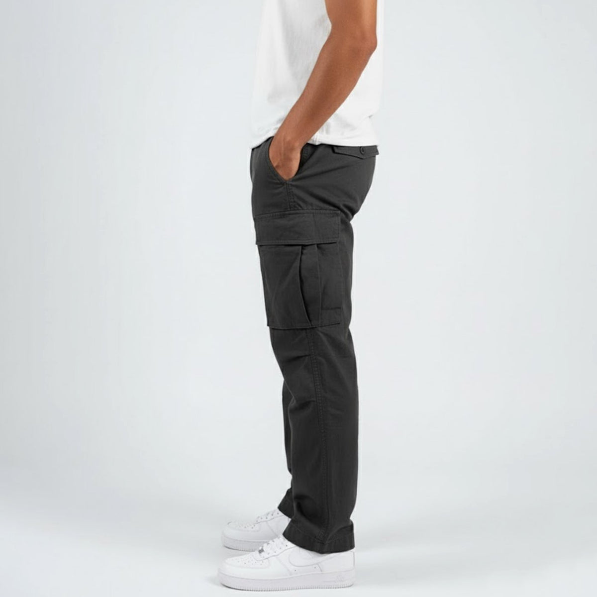 Men's Generous-Cut Streetwear Cargo Pants with Flap Pockets - Black