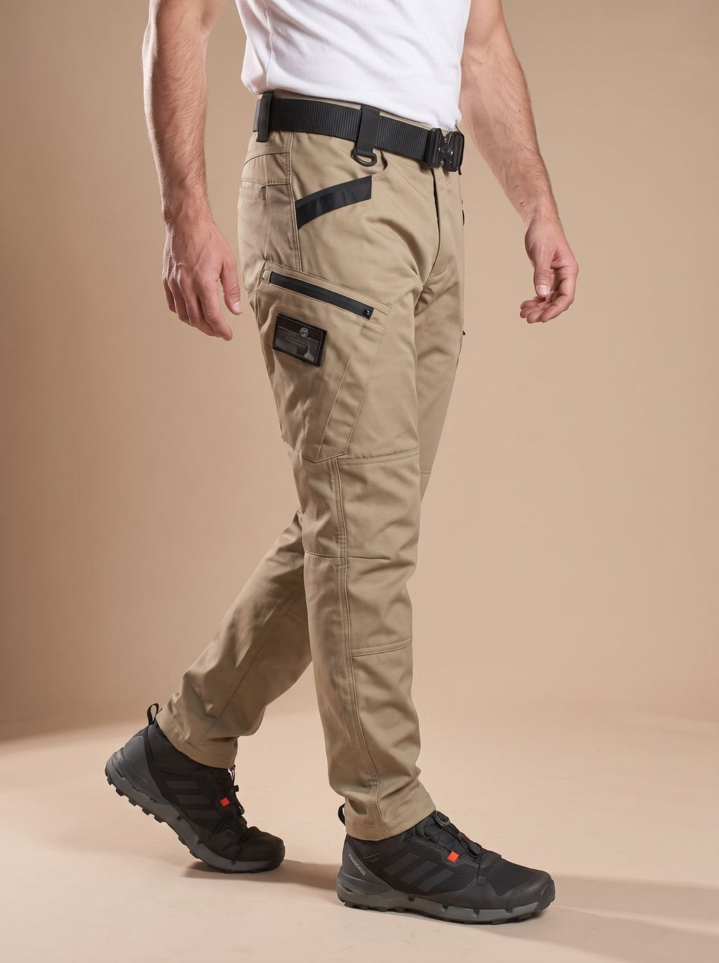 Men's Water-Repellent Work Pants with Multiple Cargo Pockets