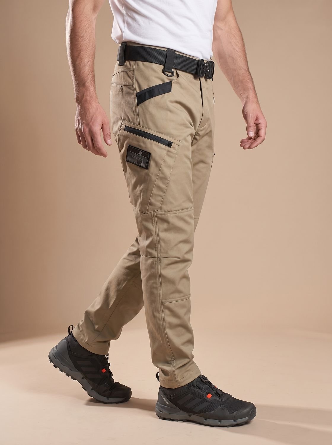 Men's Water-Repellent Work Pants with Multiple Cargo Pockets