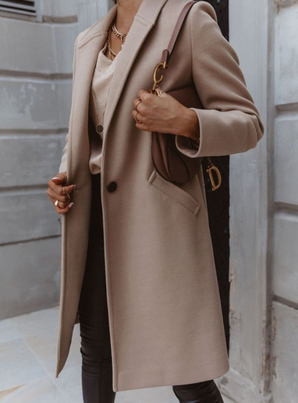 Women's Elongating Double-Breasted Coat with Knee-Length Hem