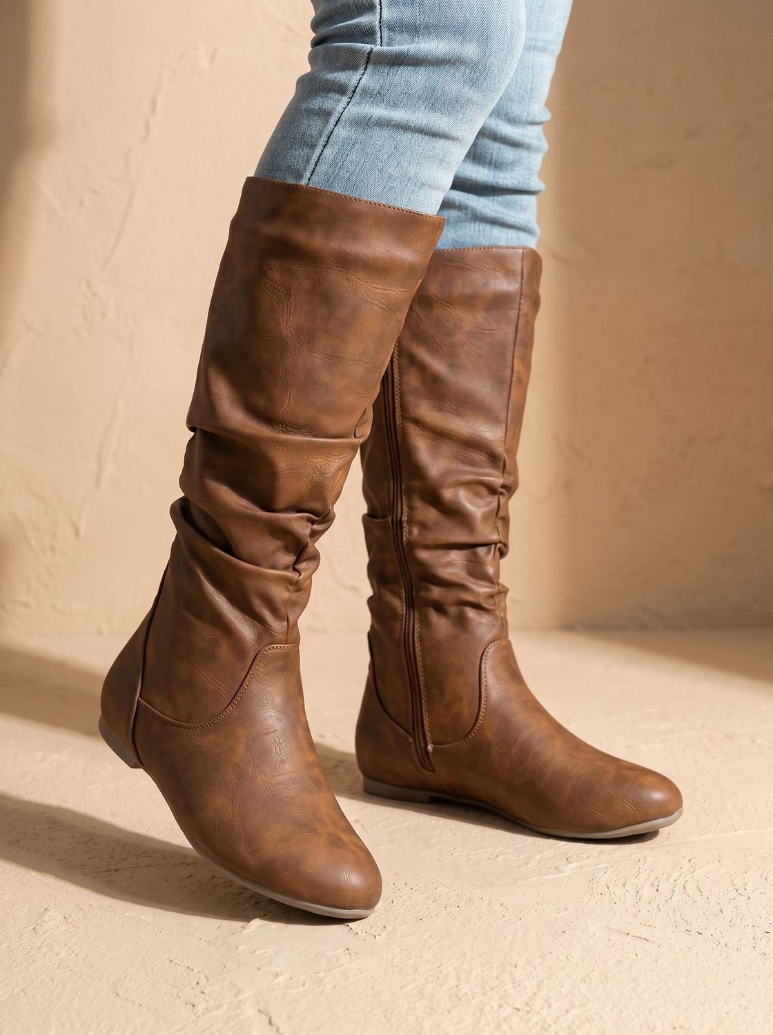 Women's Gathered-Shaft Flat Slouch Boots with Spacious Round Toe