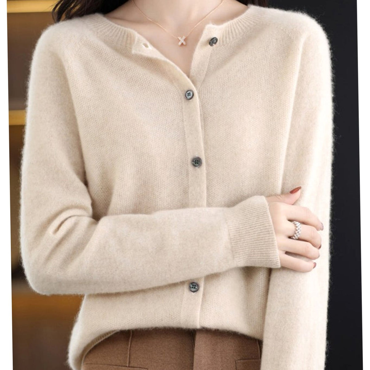 Women's Lightweight Merino Wool Cardigan with Straight Fit