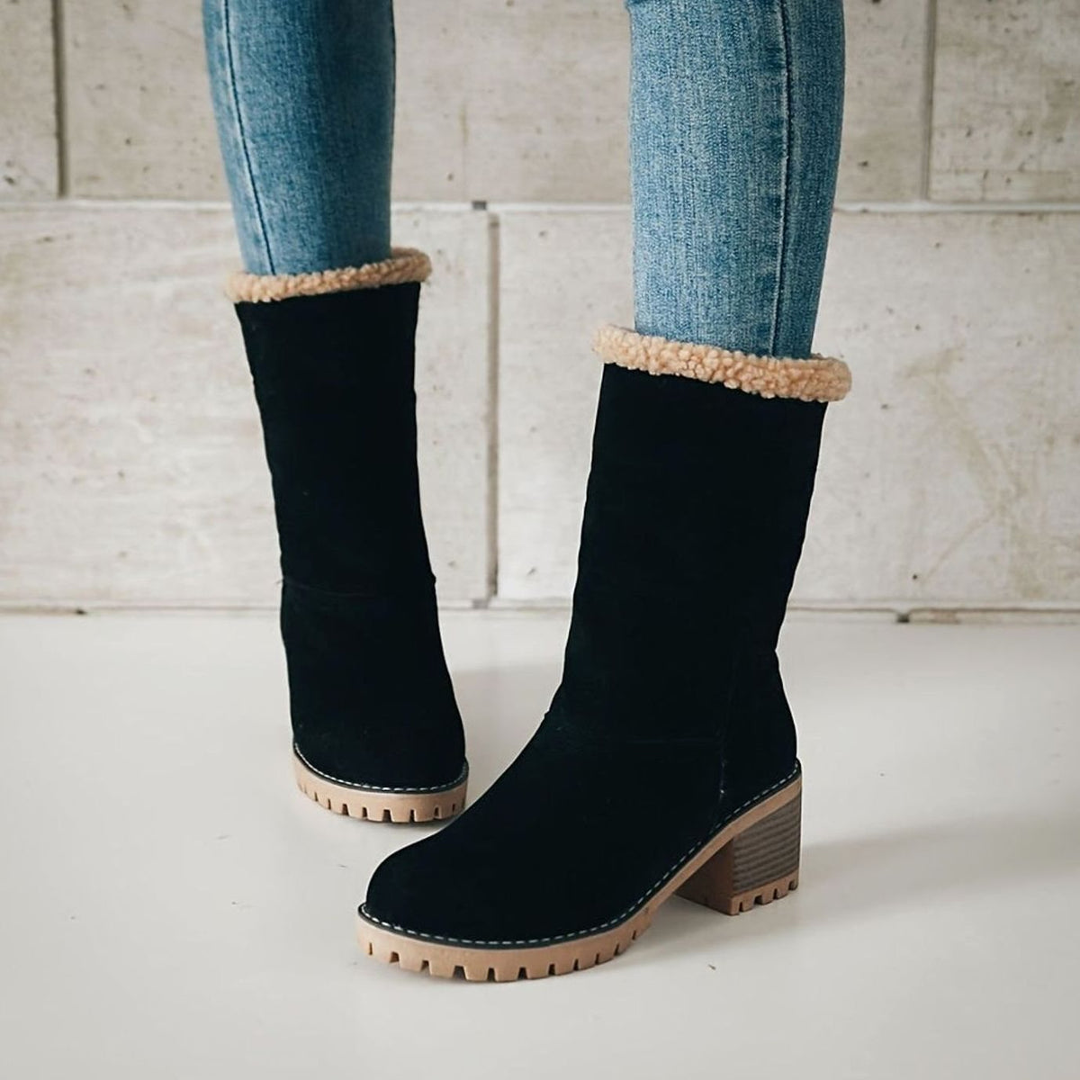 Women's Sherpa-Trimmed Suede-Look Winter Booties with Lug Sole