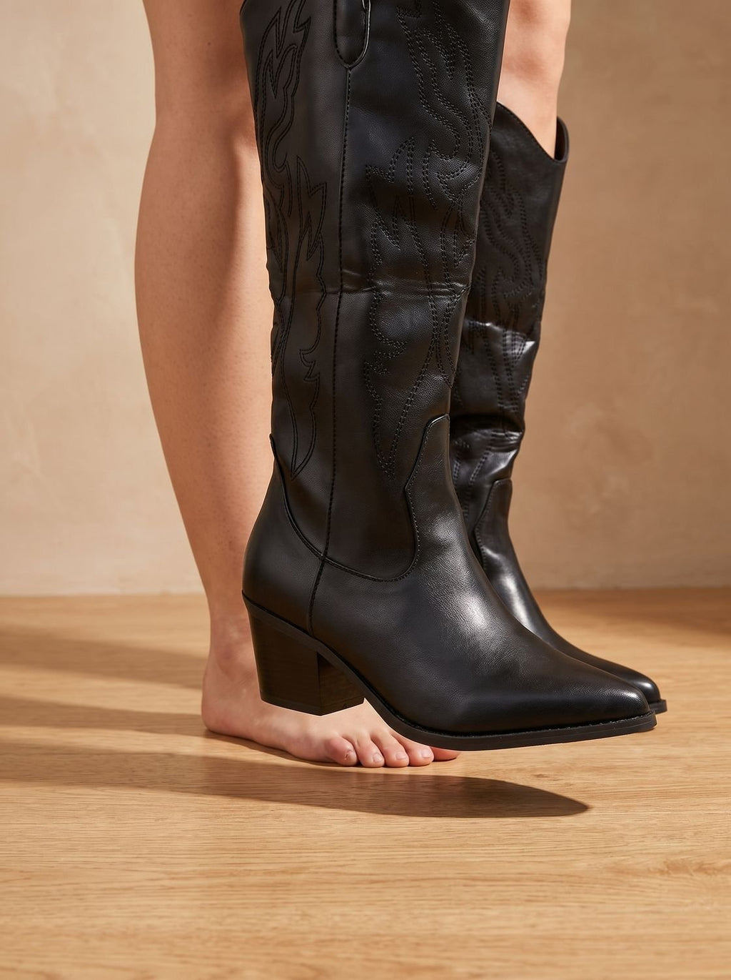 Women's Block-Heel Wide-Calf Cowboy Boots with Tonal Embroidery